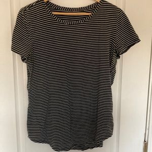 Medium lululemon T-shirt